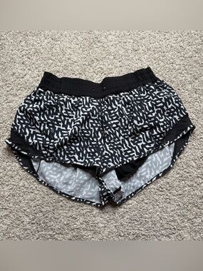Lululemon Hotty Hot Short